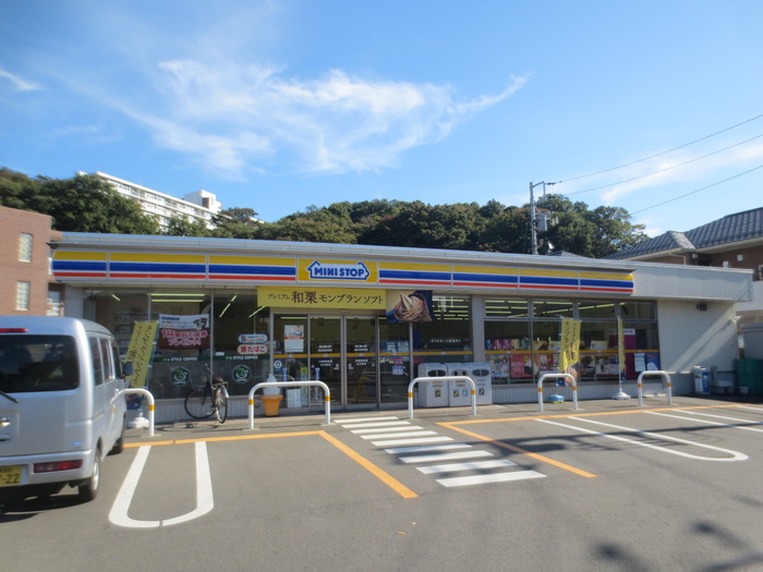 コンビニ　ミニストップ（コンビニ）まで211m