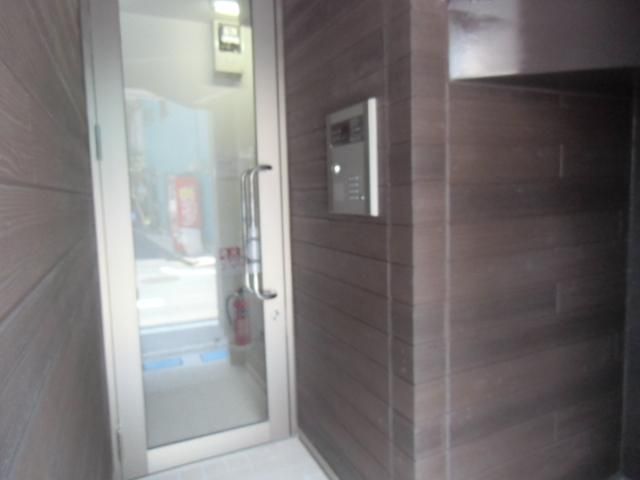 エントランス　オートロック完備