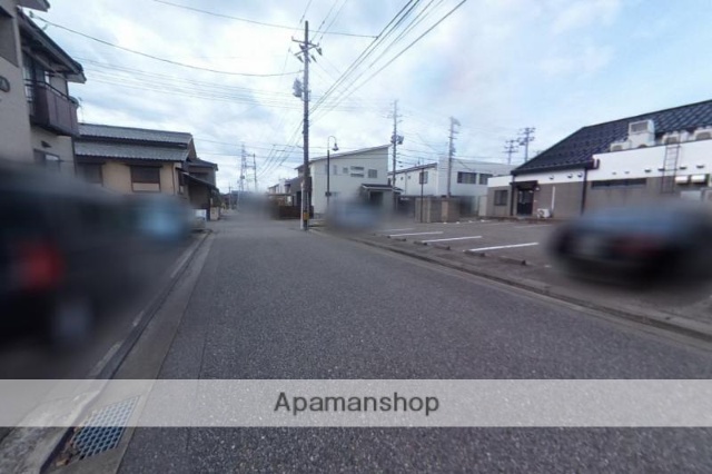 その他　前面道路（その他）まで0m