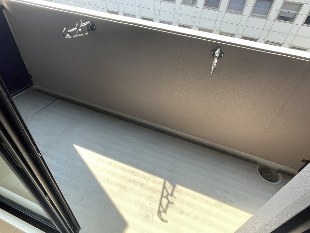 バルコニー　外からの目が気にならないバルコニーで洗濯物が干せます