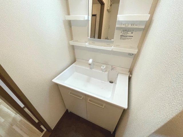 洗面設備　独立洗髪洗面化粧台付き！