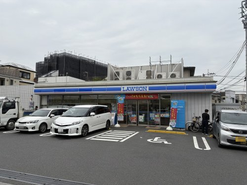 コンビニ　ローソン 鶴見仲通一丁目店（コンビニ）まで298m