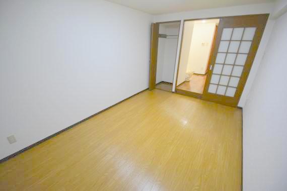 その他部屋・スペース　落ち着いた雰囲気のこのお部屋でゆっくりお休みください。