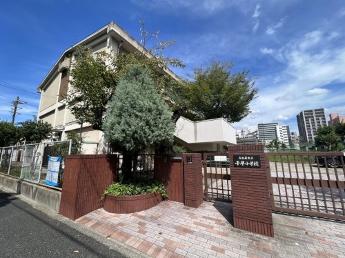 小学校　名古屋市立千早小学校（小学校）まで189m