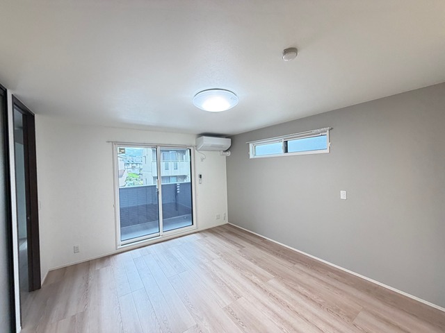 NIGAWA RESIDENCE IIの居間写真
