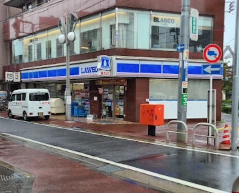 コンビニ　ローソン祖師ヶ谷大蔵駅南口店（コンビニ）まで391m