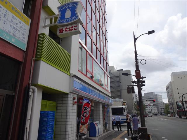 コンビニ　ローソン（コンビニ）まで710m