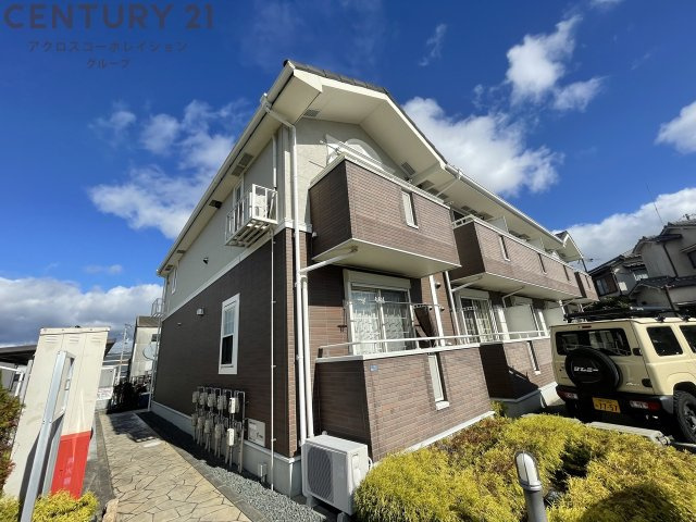 建物外観　敷地内に駐車場あります☆