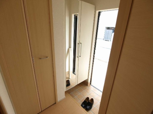 玄関　図面と現状に相違がある場合には現状を優先