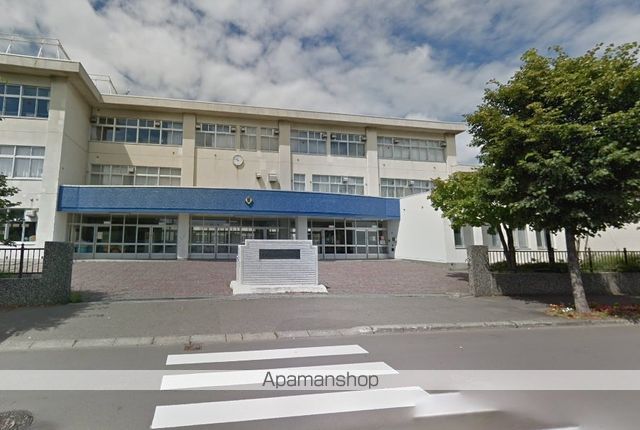 中学校　篠路西中学校（中学校）まで691m