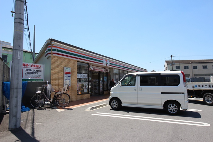 コンビニ　セブン-イレブン 大東御領（コンビニ）まで1100m