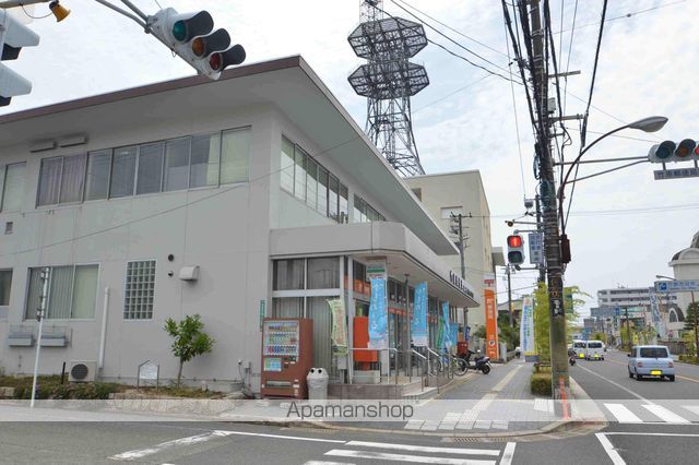 郵便局　竹原郵便局貯金・保険（郵便局）まで237m