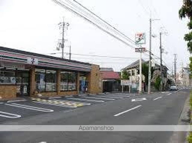 コンビニ　セブンイレブン（コンビニ）まで449m