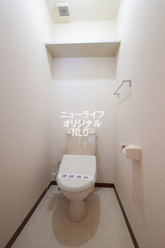 トイレ　トイレには快適な温水洗浄便座付