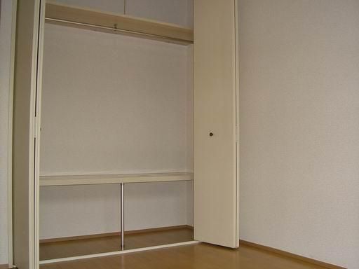 その他設備　高さのあるクローゼット