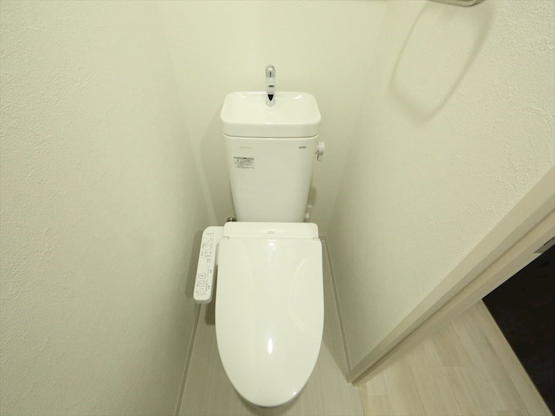 トイレ　温水洗浄暖房便座付トイレ
