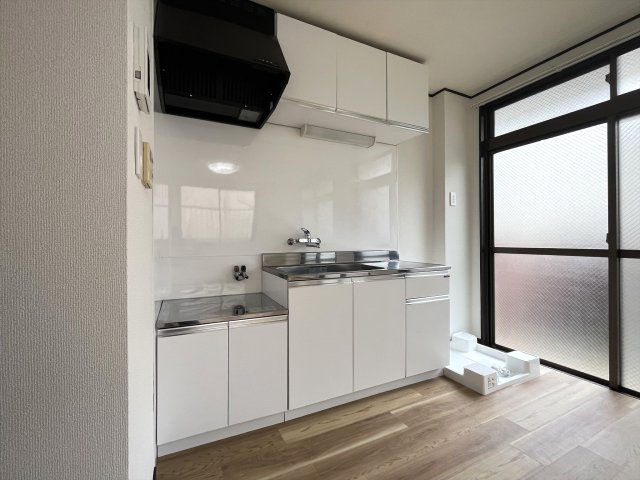 キッチン　同物件・別部屋画像