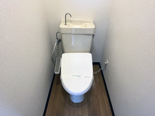 トイレ　同物件・別部屋画像