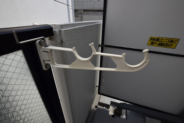 バルコニー　竿受け