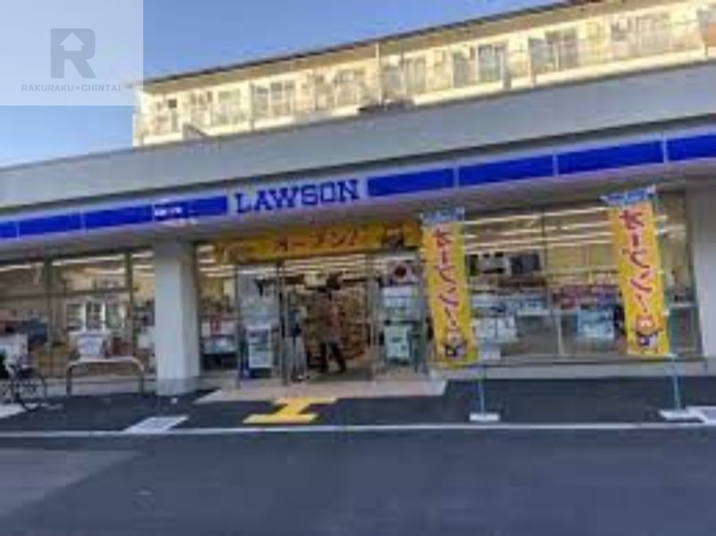 コンビニ　ローソン東成東中本店（コンビニ）まで303m