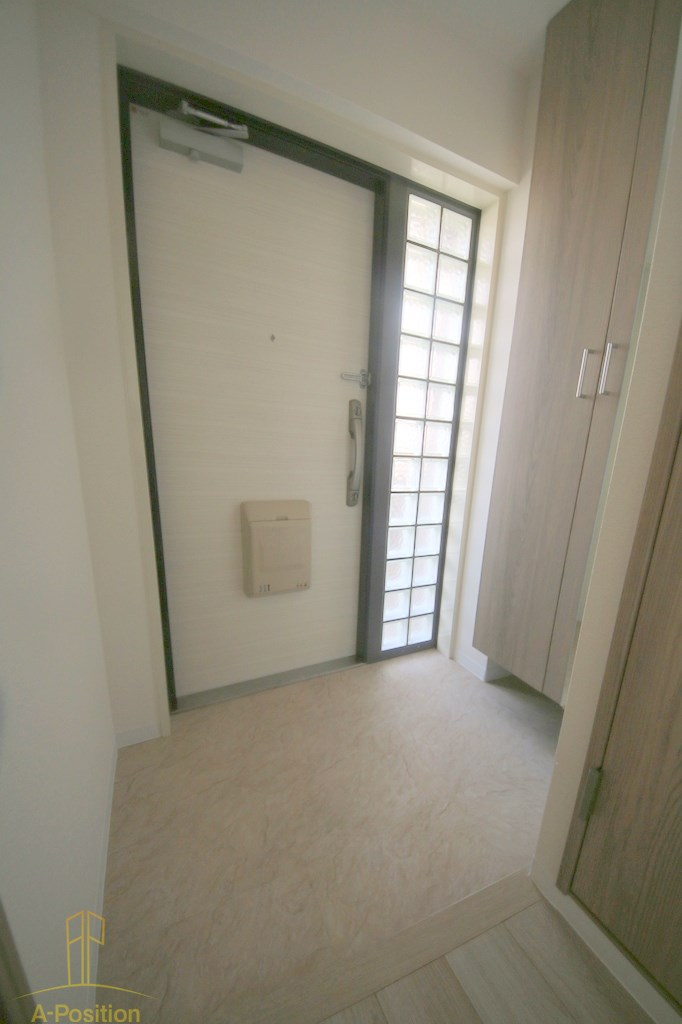 玄関　ヴェスタ堀江