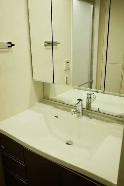 洗面設備　※写真は同タイプ住戸です。