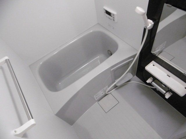 バス・シャワールーム　追い焚き機能付の浴室です。