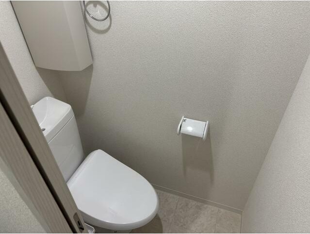 トイレ　落ち着いた色調のトイレです♪