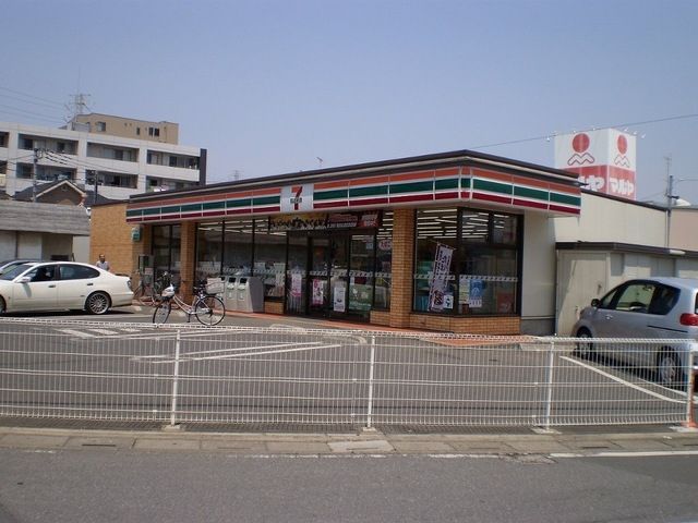 コンビニ　セブンイレブン豊春駅前店（コンビニ）まで130m