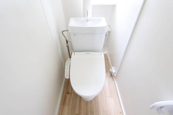 ＪＲ境線 弓ケ浜駅 徒歩23分 5階建 築38年のトイレ写真