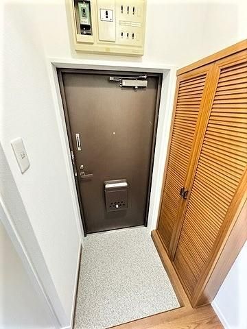 瑞鶯ハイツの玄関写真