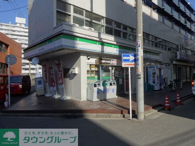 コンビニ　ファミリーマート井土ケ谷中町店（コンビニ）まで140m