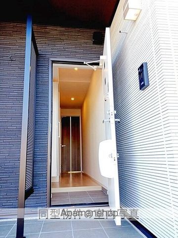 ＪＲ東海道本線 高塚駅 徒歩38分 2階建 築1年の玄関写真
