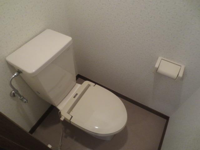 トイレ　冬でも温かウォームレット付き