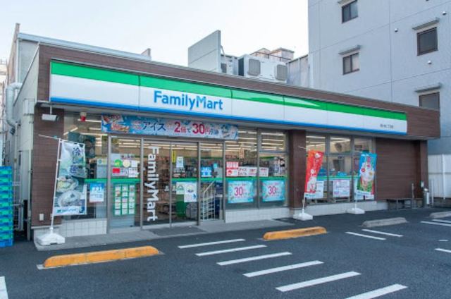 コンビニ　ファミリーマート西小岩二丁目店（コンビニ）まで246m