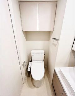 トイレ　参考写真：別部屋タイプ