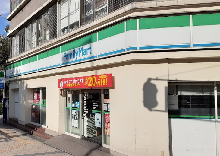 コンビニ　ファミリーマート 谷町千日前通店（コンビニ）まで356m