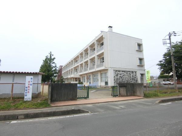 小学校　友部第二小（小学校）まで400m