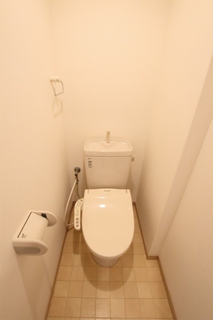 地下鉄箱崎線 千代県庁口駅 徒歩3分 15階建 築19年のトイレ写真
