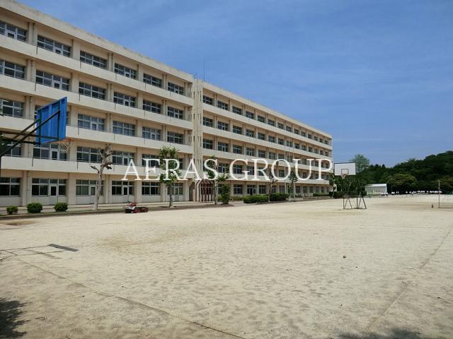 中学校　鎌ケ谷市立第五中学校（中学校）まで1358m