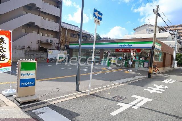 コンビニ　ファミリーマート都島本通3丁目店（コンビニ）まで74m