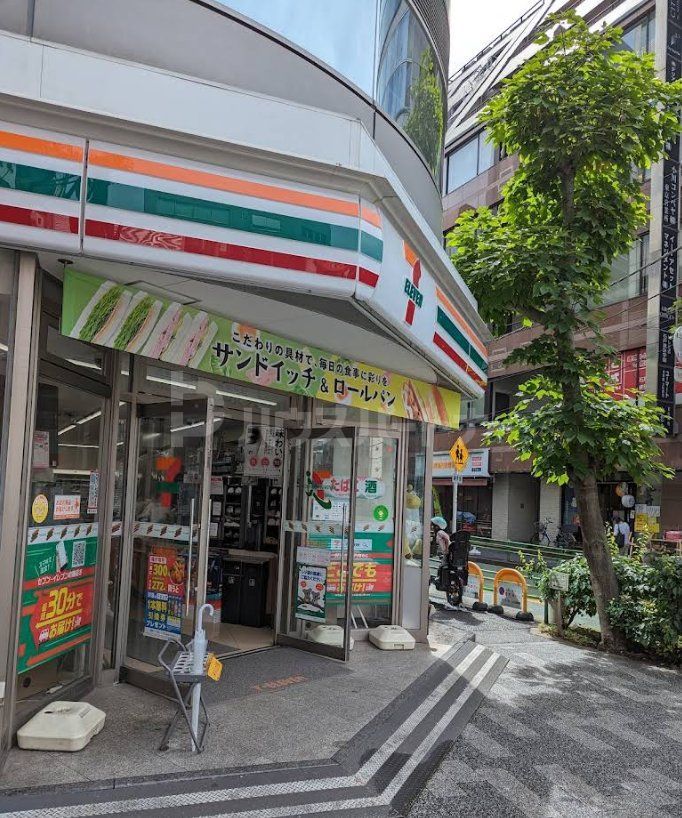 コンビニ　セブンイレブン日本橋久松町店（コンビニ）まで210m