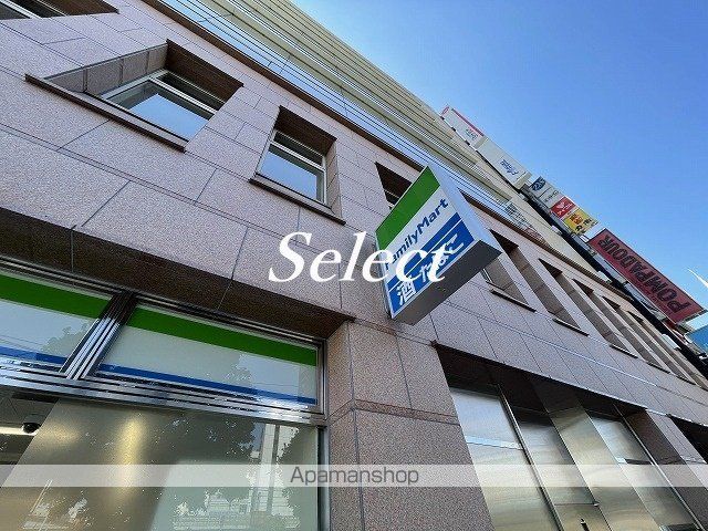 コンビニ　ファミリーマート（コンビニ）まで214m
