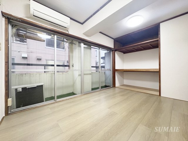 横山マンションの居間写真