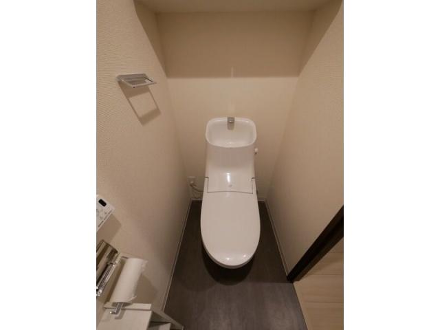 ＪＲ中央本線 多治見駅 徒歩5分 12階建 築9年のトイレ写真