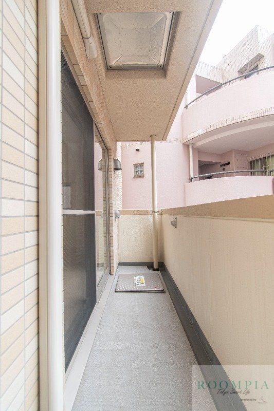 バルコニー　同タイプの別部屋の写真です
