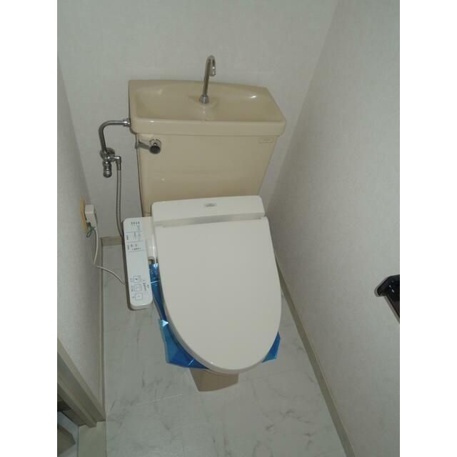 ＪＲ中央線 立川駅 徒歩10分 4階建 築39年のトイレ写真