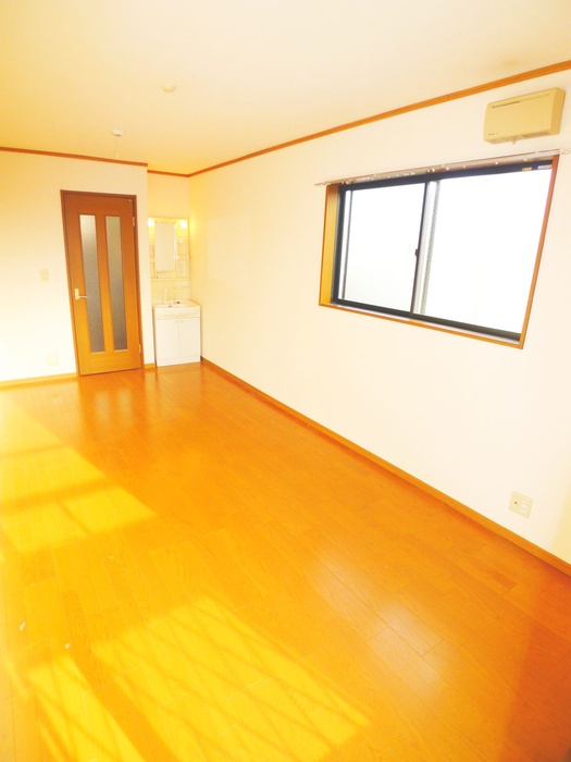 プランド-ル西川越Aの居間写真