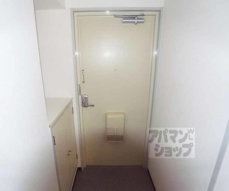 ロイヤルハイツ西沢の玄関写真
