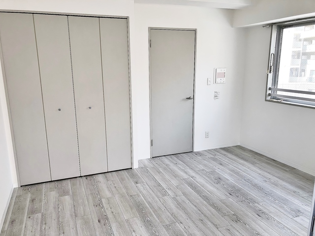 居室・リビング　お部屋によって色が異なる場合があります。